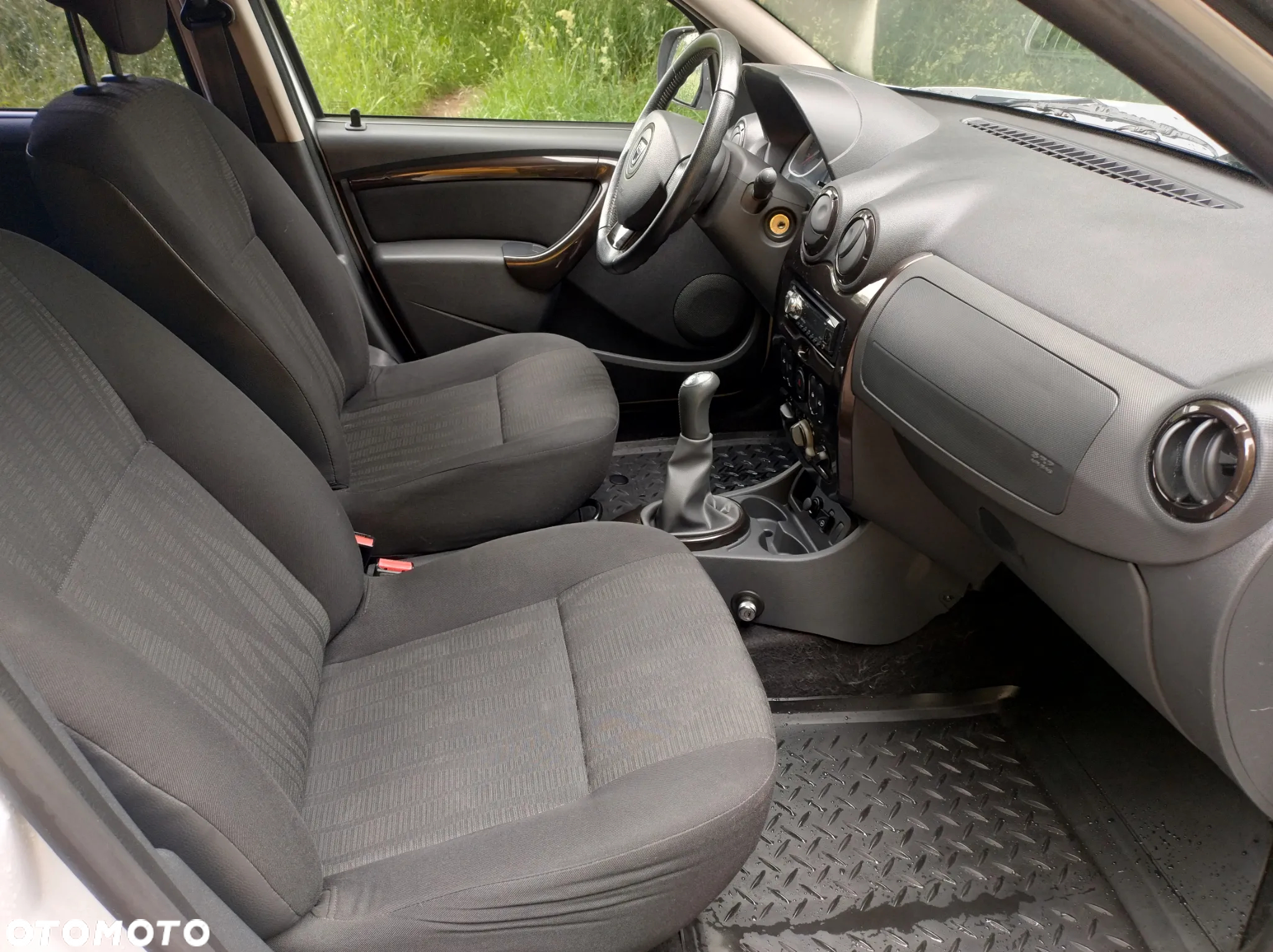Dacia Duster 1.6 Laureate - 9
