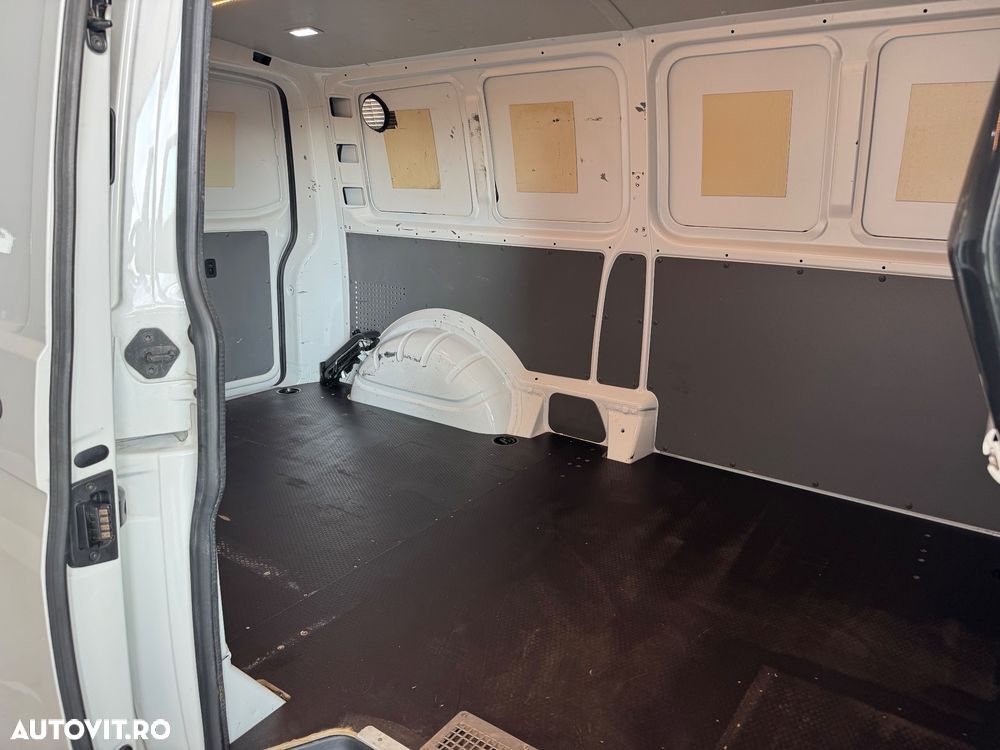 Volkswagen Transporter T6.1 - 16