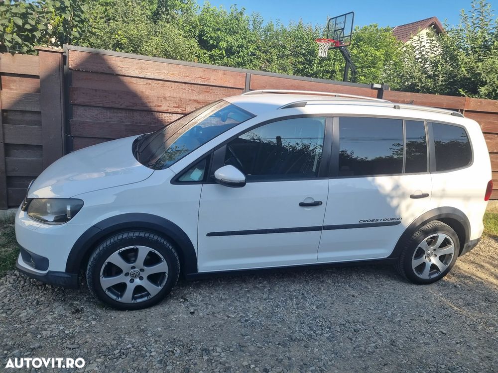 Volkswagen Touran 1.4 TSI Cross - 1