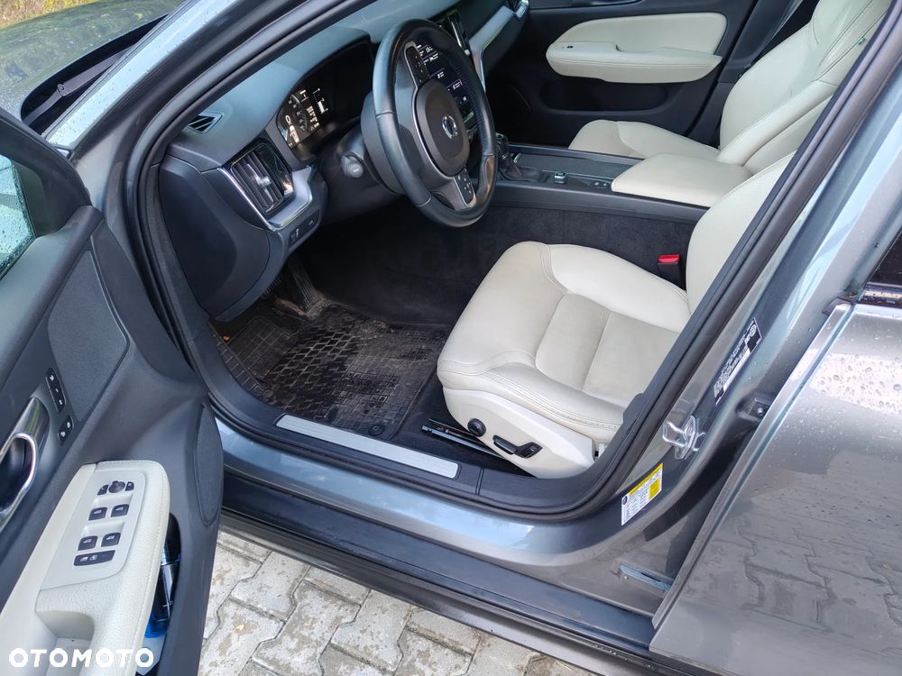 Volvo V60 Cross Country T5 AWD Geartronic - 6