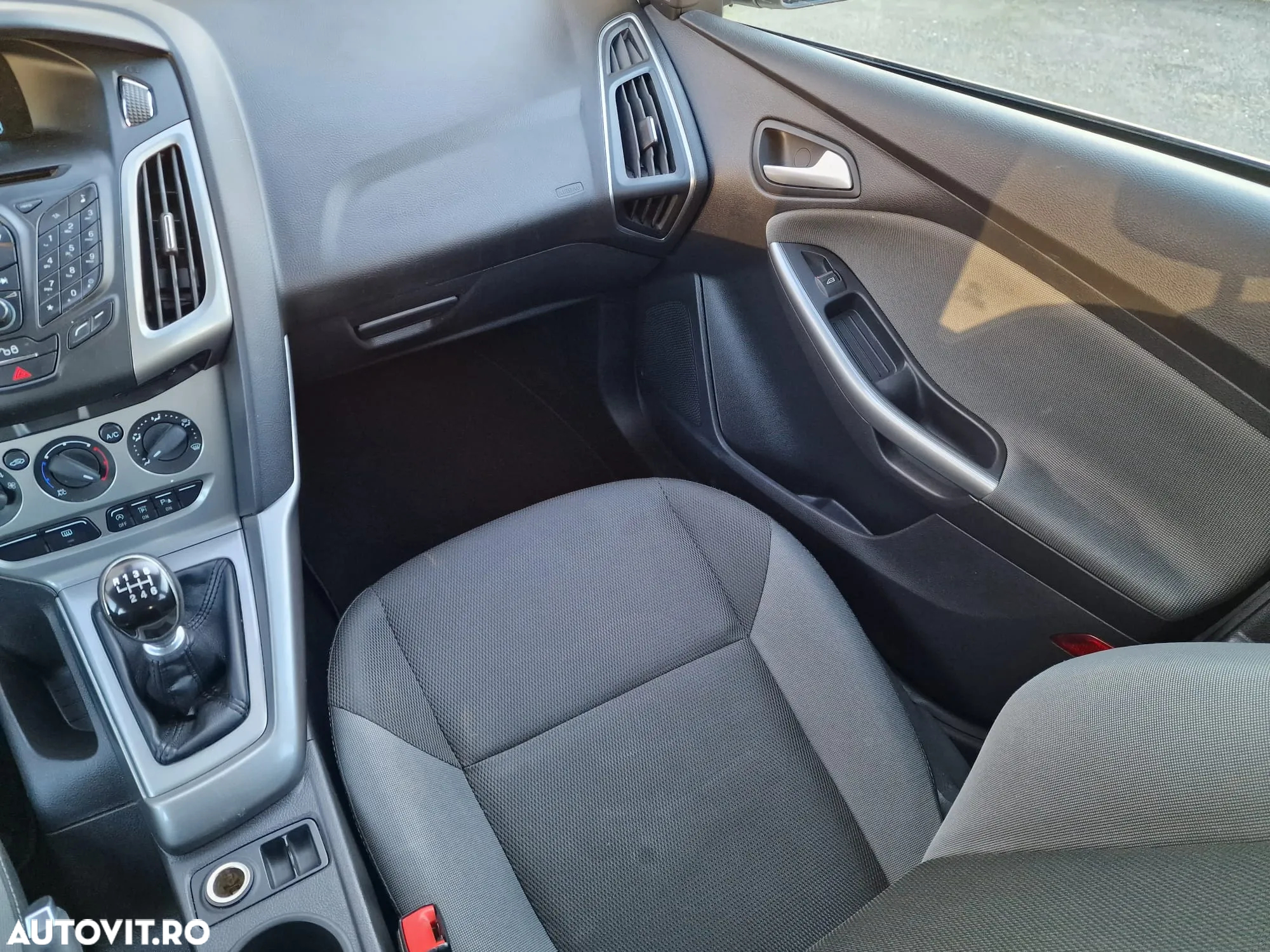 Ford Focus 1.6 TDCi DPF Champions Edition - 11