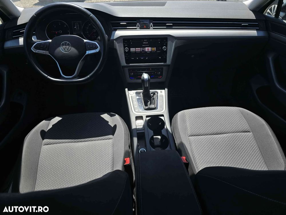 Volkswagen Passat - 11