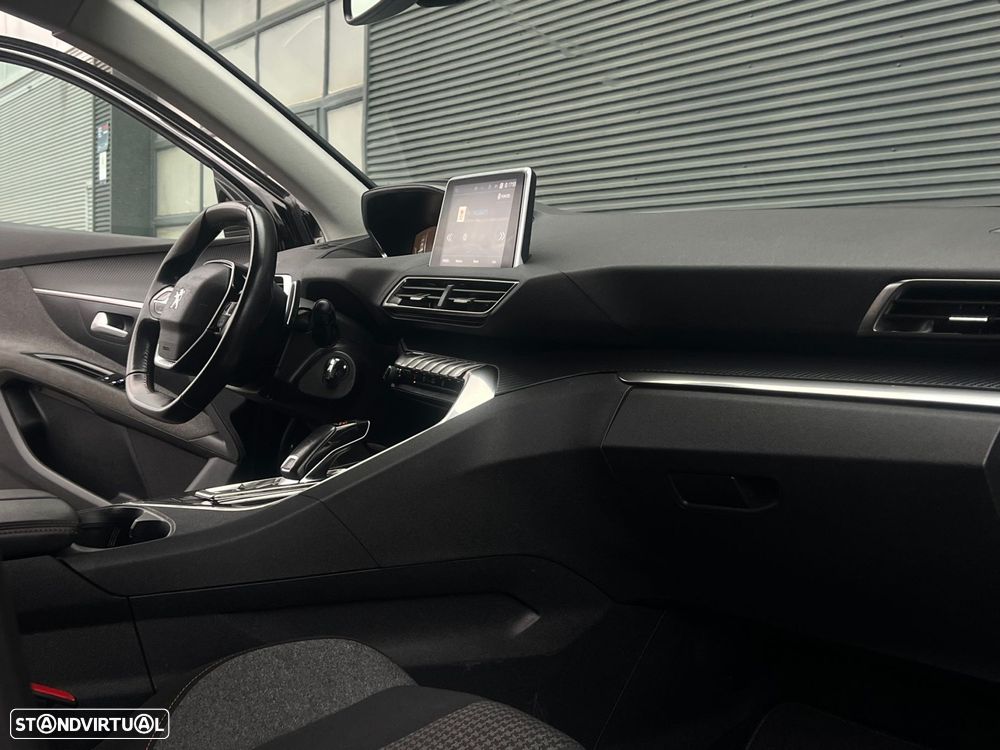 Peugeot 5008 1.5 BlueHDi Allure EAT8 - 21