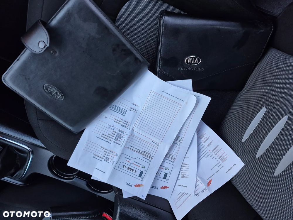 Kia Ceed - 36
