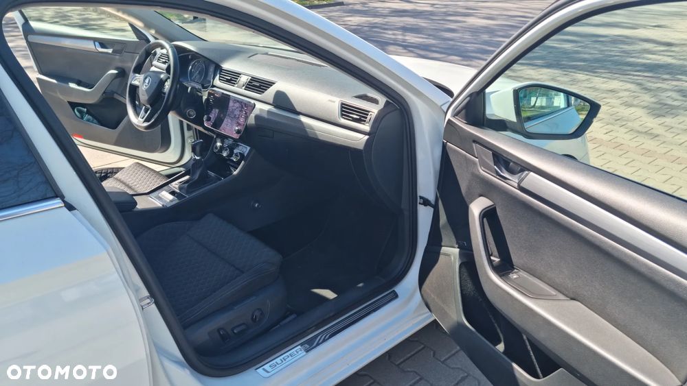 Skoda Superb 2.0 TDI Style - 11