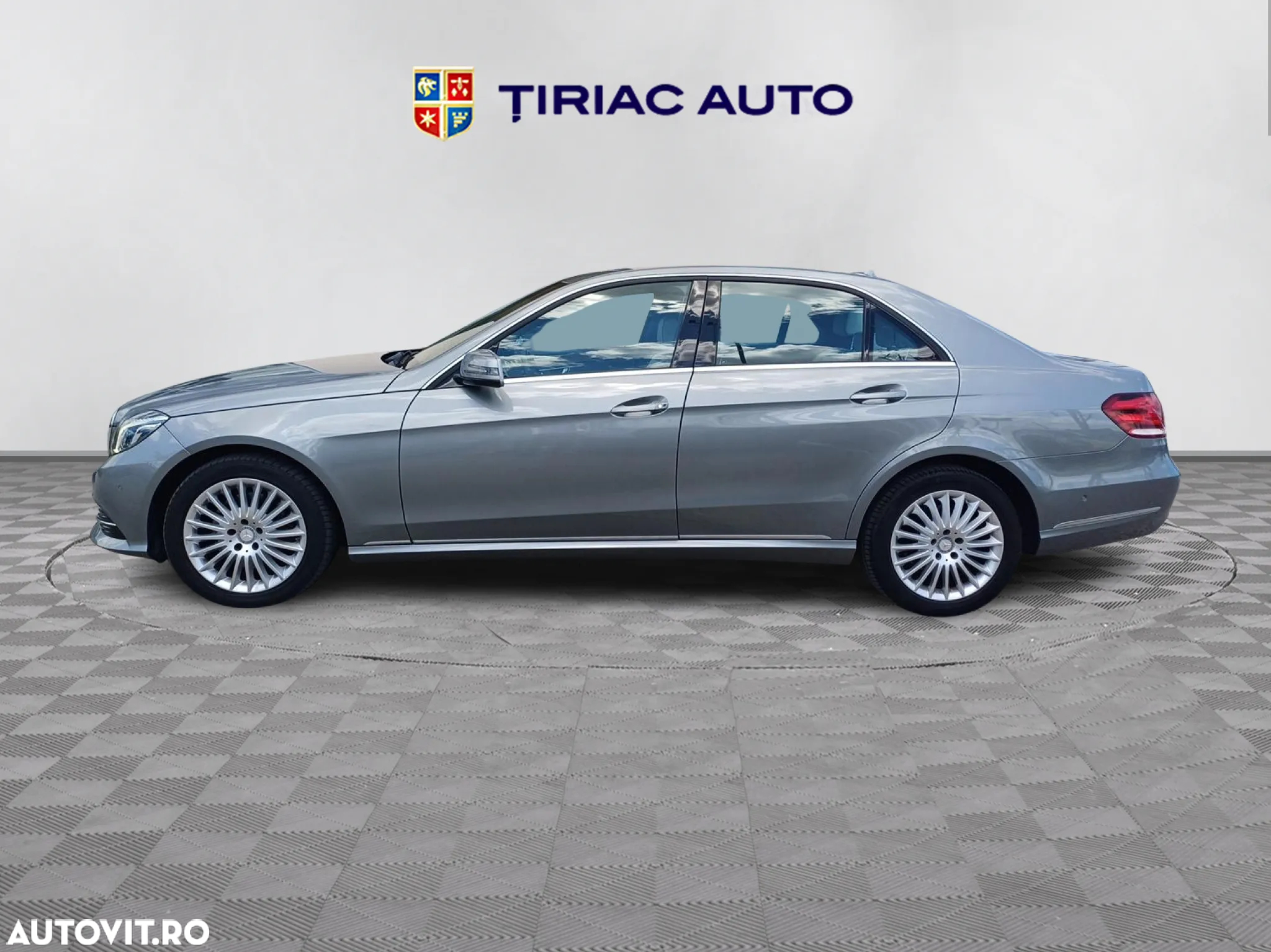 Mercedes-Benz E 250 BlueTEC 4Matic 7G-TRONIC Elegance - 2