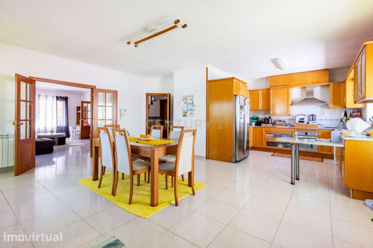 Moradia T3 no Centro da Marinha Grande - Grande imagem: 2/3