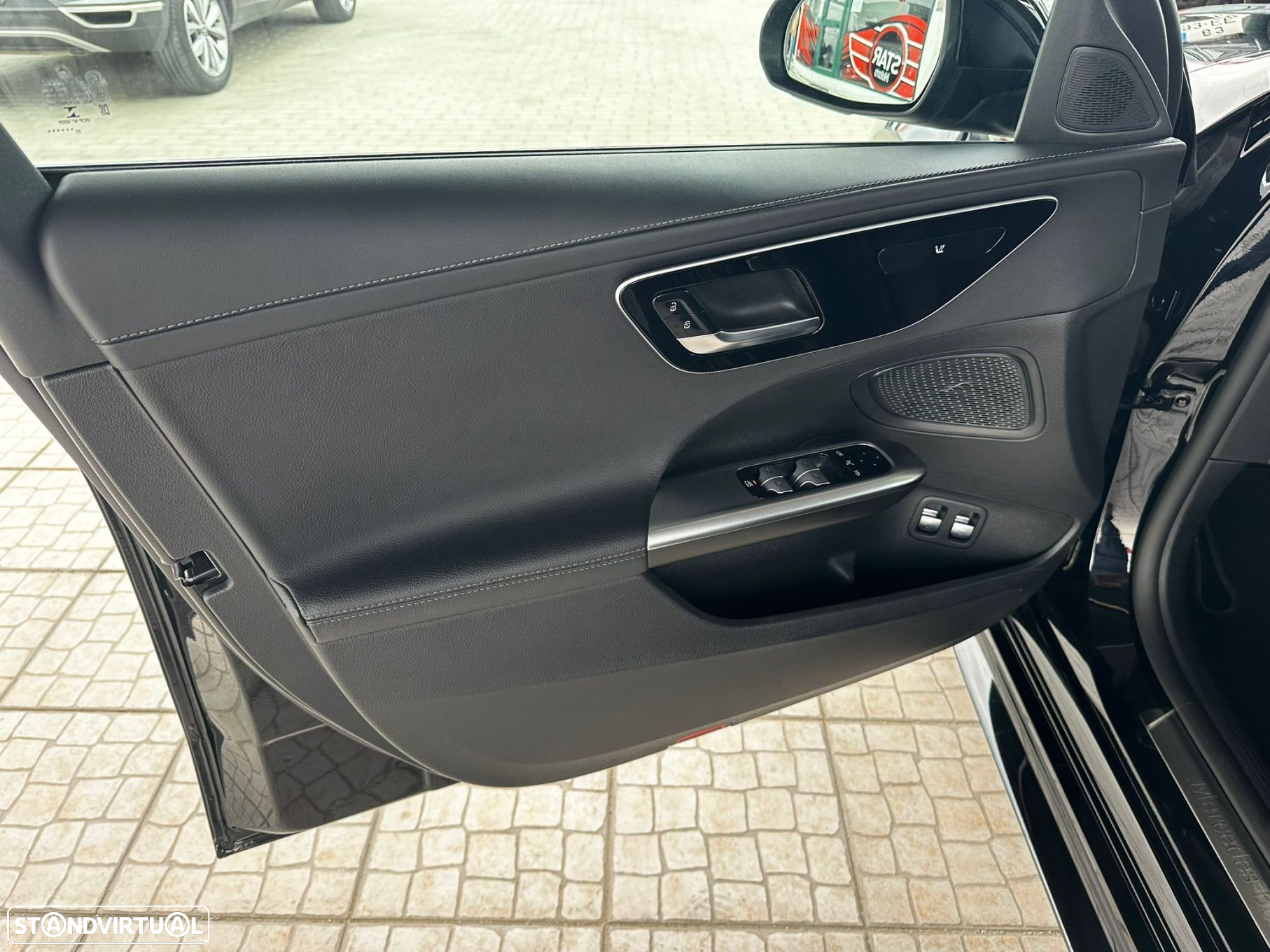 Mercedes-Benz C 300 e AMG Line - 12