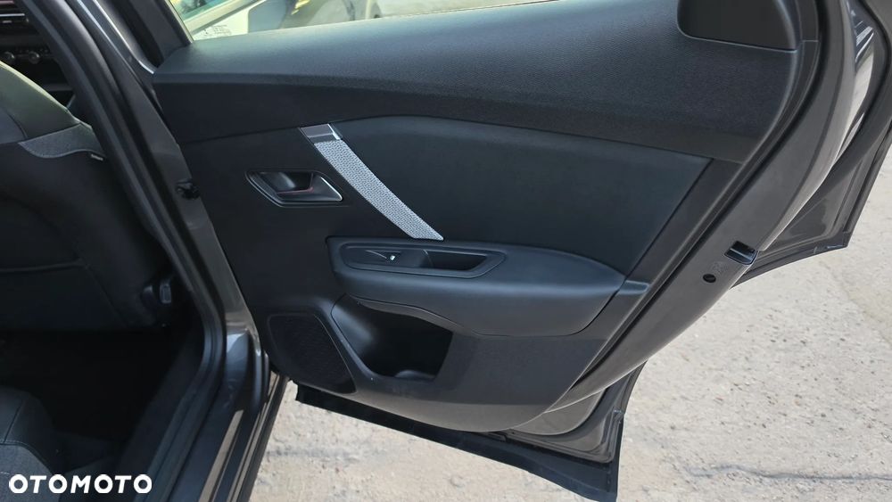 Citroën C4 PureTech 130 Stop&Start FEEL PACK - 33