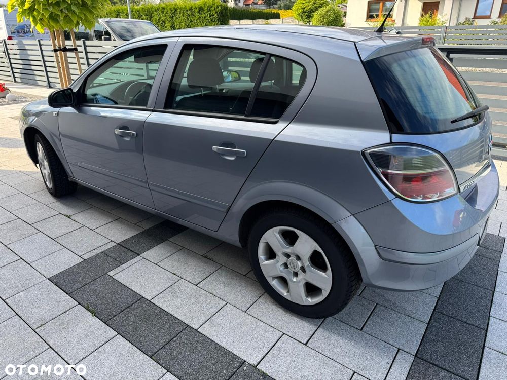 Opel Astra 1.6 Essentia - 7