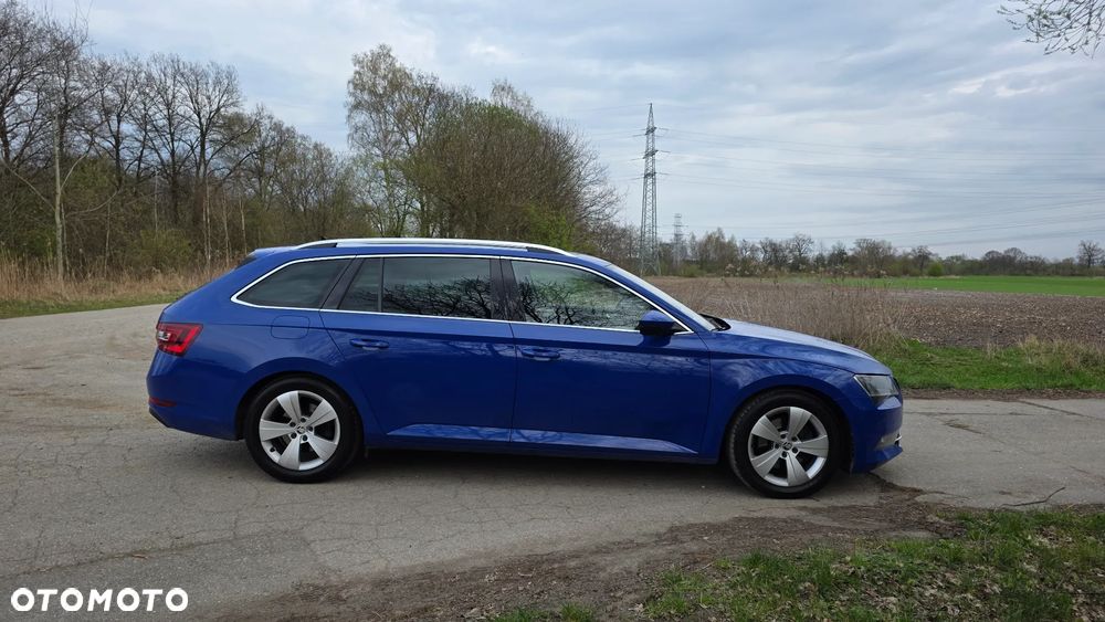 Skoda Superb 2.0 TDI DSG Style - 8