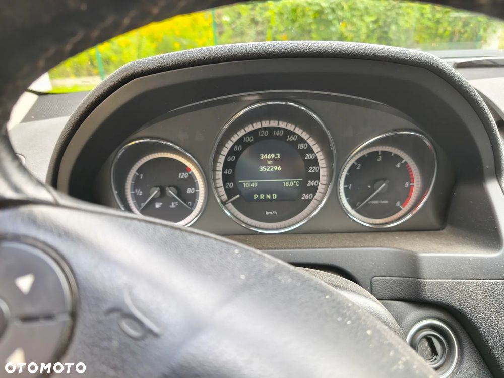 Mercedes-Benz Klasa C 220 CDI DPF Automatik BlueEFFICIENCY Elegance - 4