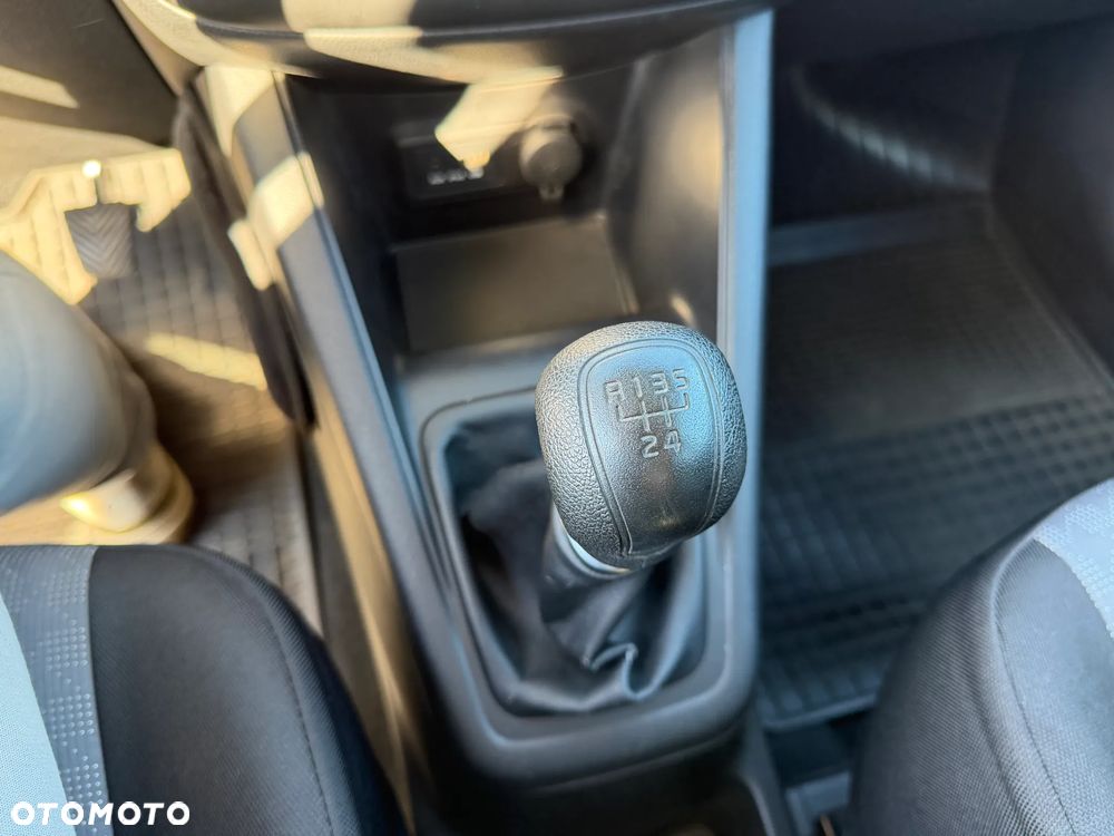 Kia Venga 1.4 M - 24