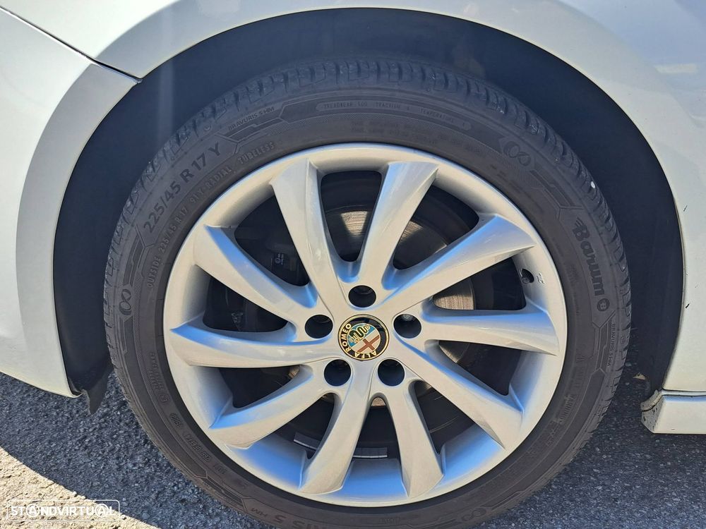 Alfa Romeo Giulietta 1.6 JTDM Distinctive - 27