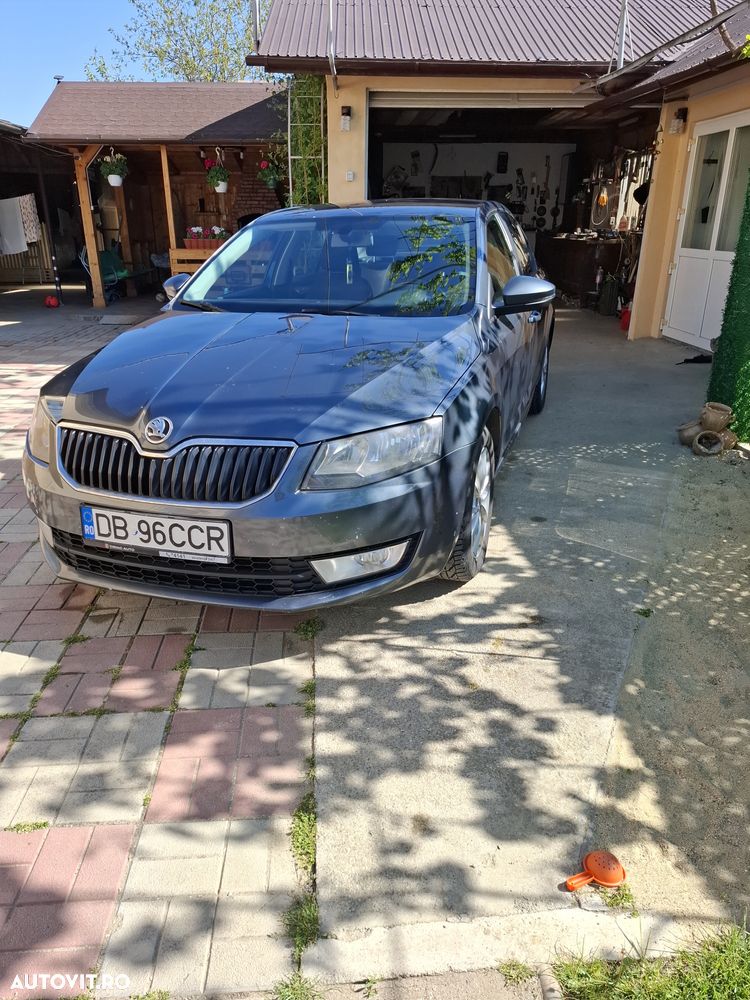 Skoda Octavia 1.6 TDI DSG Style - 1