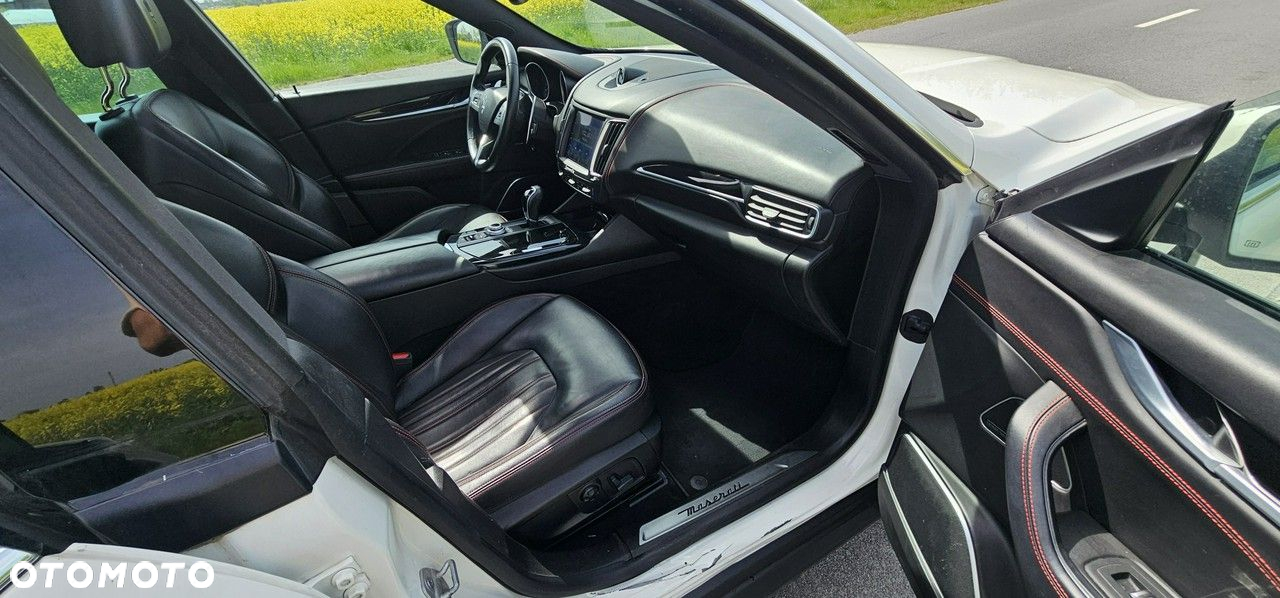 Maserati Levante - 30