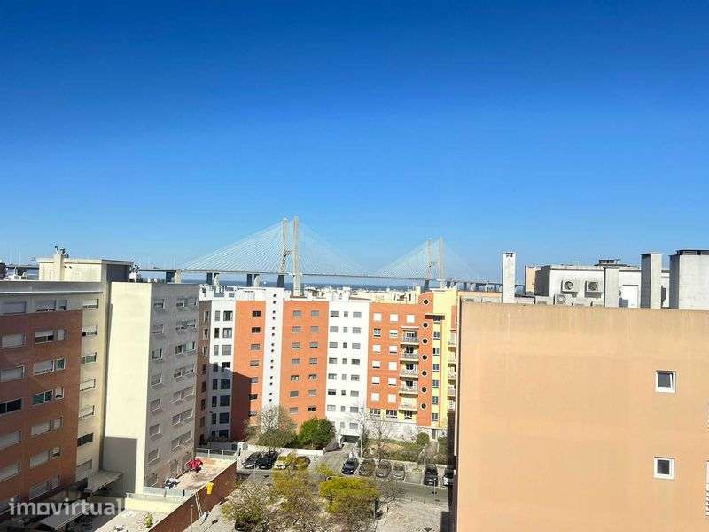 Exclusivo T3 no último piso - Parque das Nações - Vista desafogada - Grande imagem: 3/11