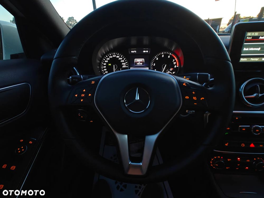 Mercedes-Benz Klasa A 180 7G-DCT 2Style - 8