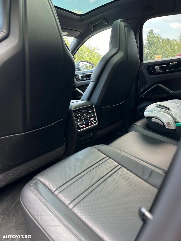 Porsche Cayenne Coupe S - 12
