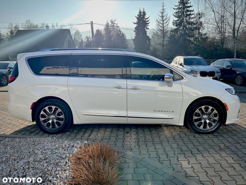 Chrysler Pacifica - 4