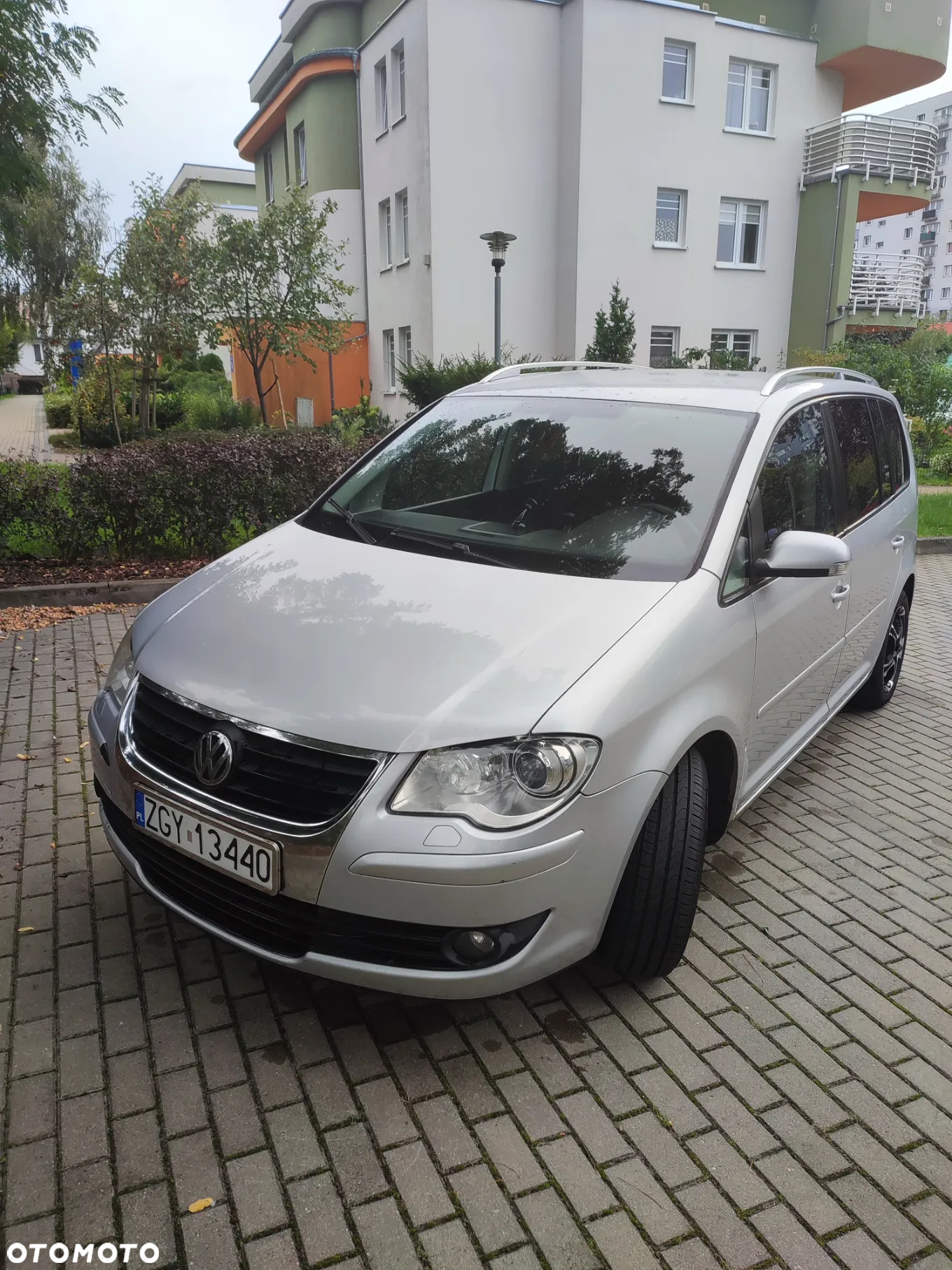 Volkswagen Touran - 12