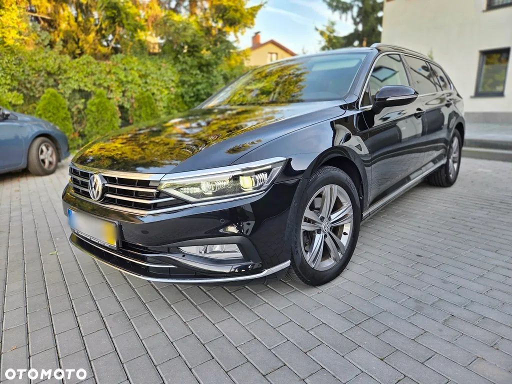 Volkswagen Passat - 1