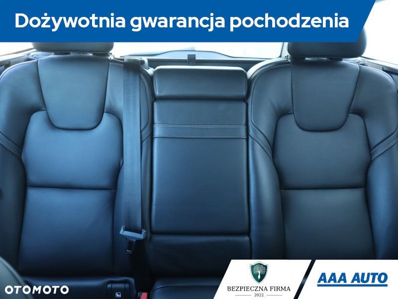 Volvo V90 Cross Country - 12