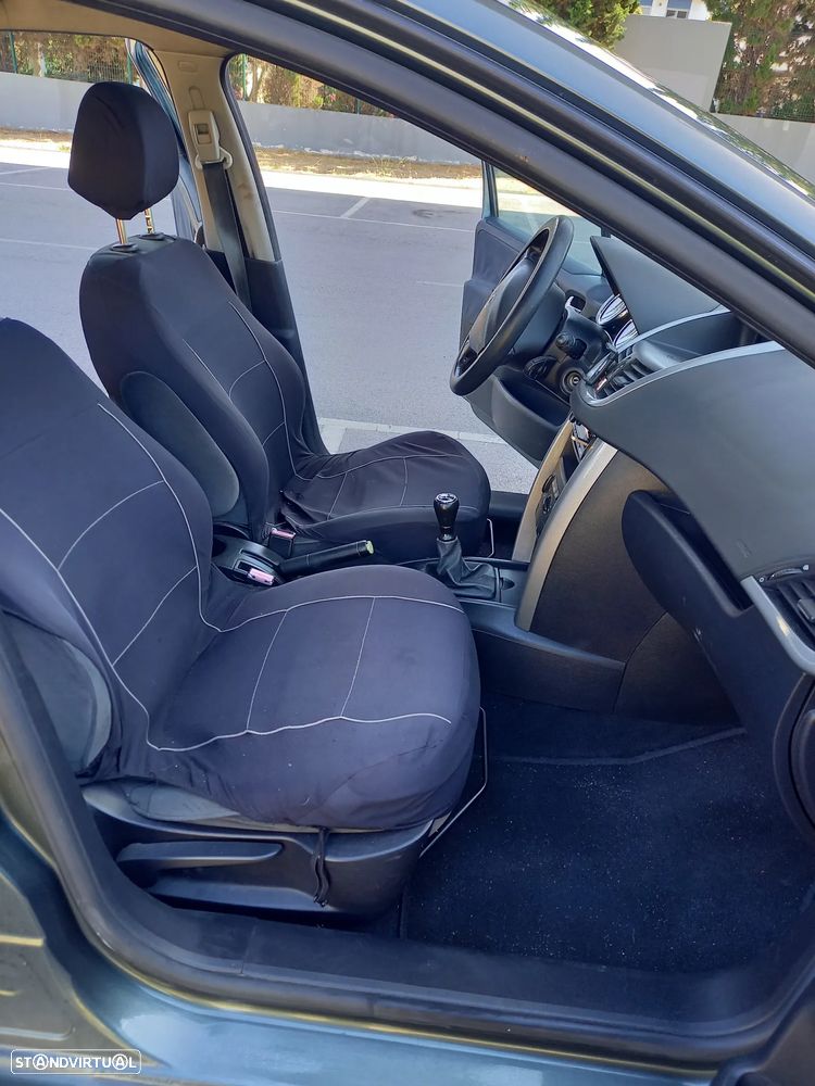 Peugeot 207 - 3