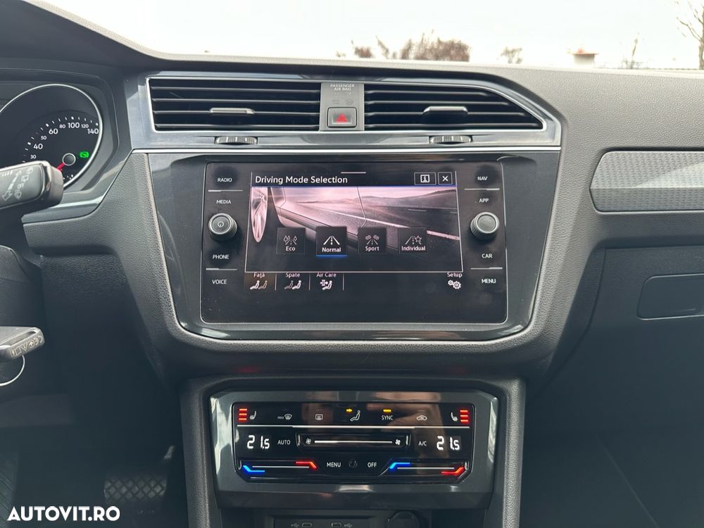 Volkswagen Tiguan 2.0 TDI SCR 4MOTION DSG Elegance - 29