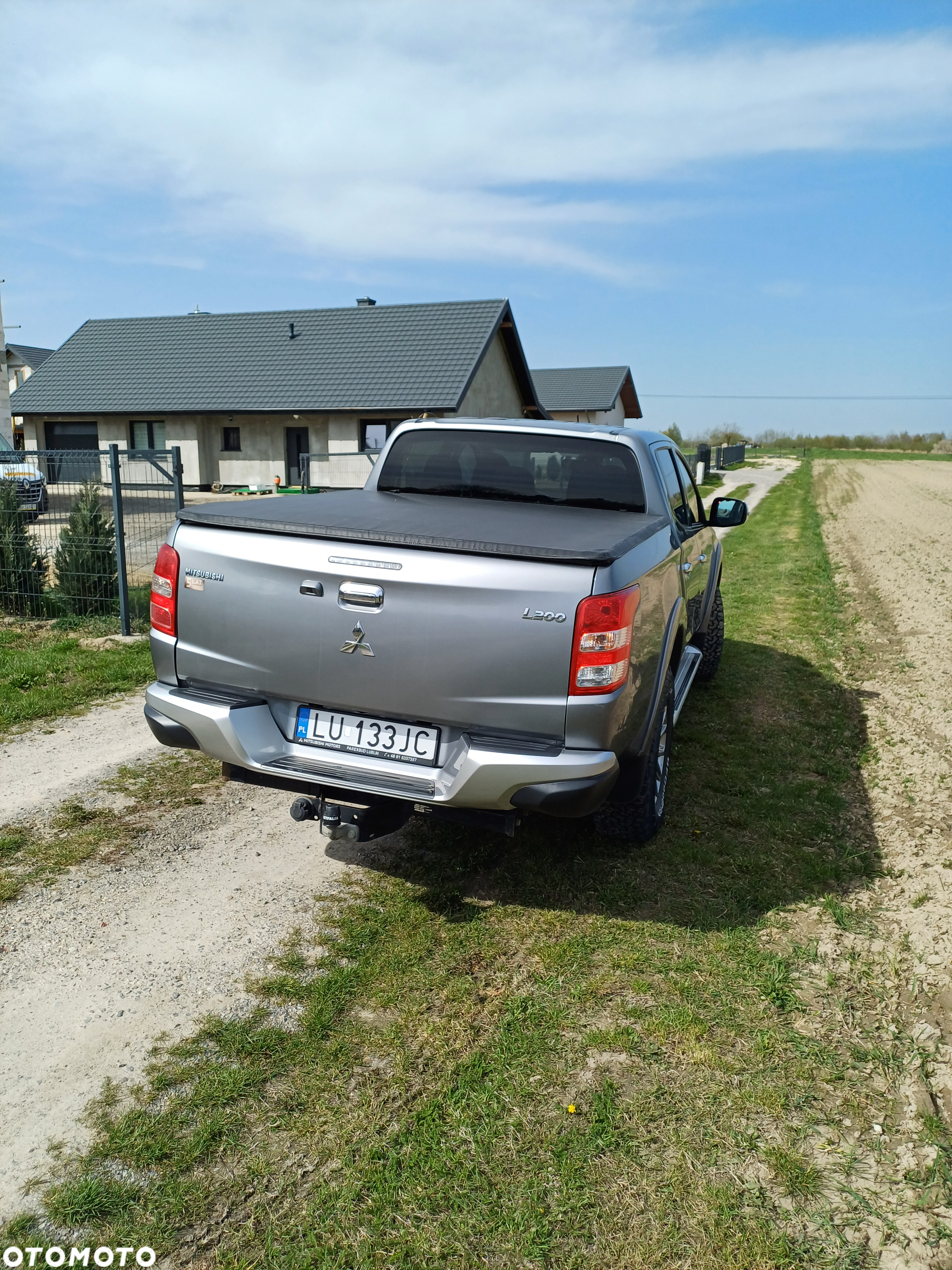 Mitsubishi L200 2.4 d DC Intense + - 8