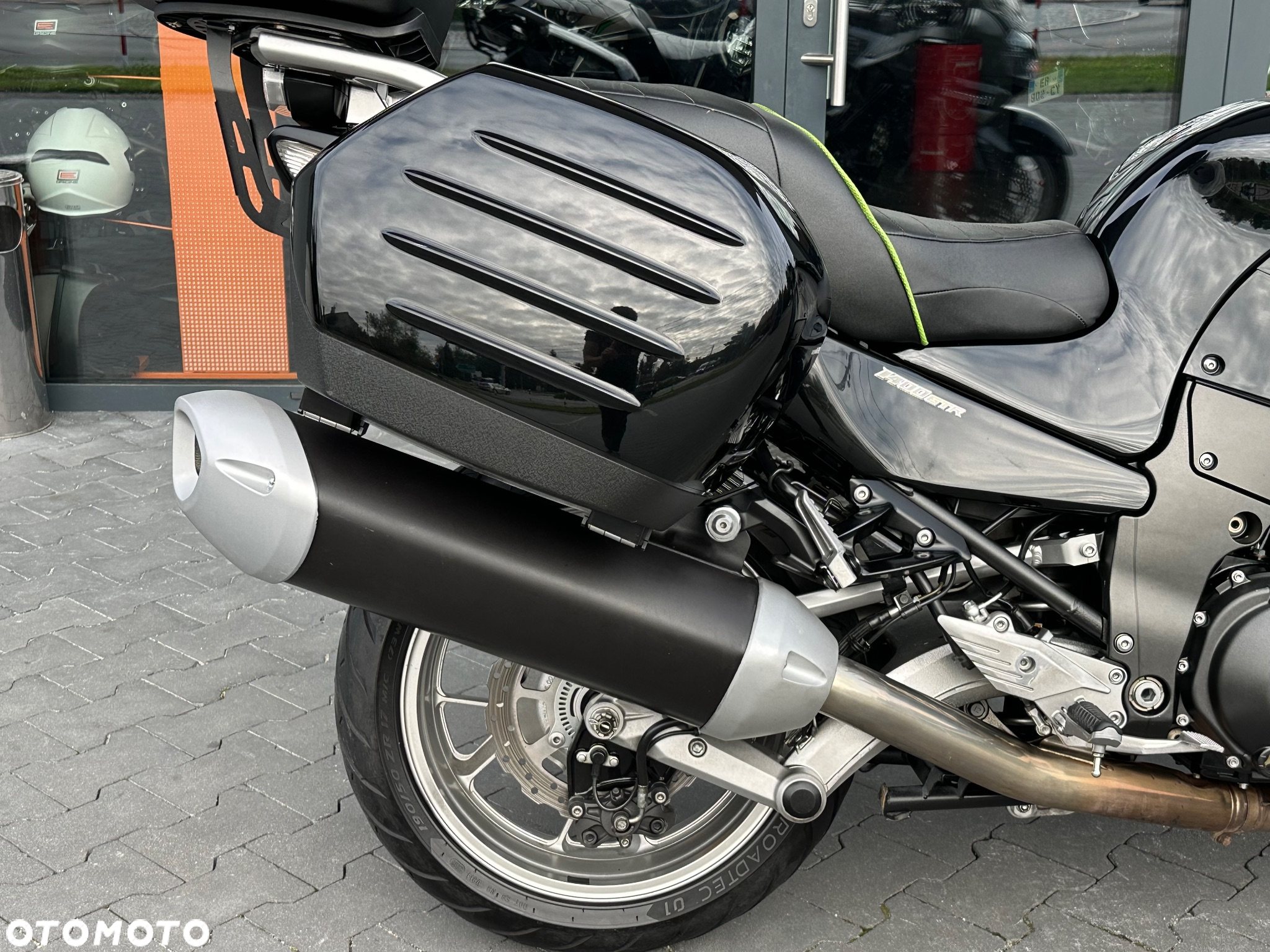 Kawasaki GTR - 6