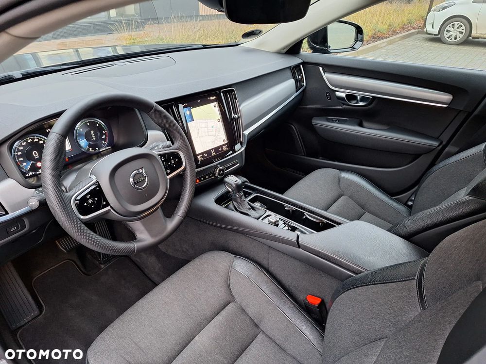Volvo V90 D4 Momentum Pro - 19