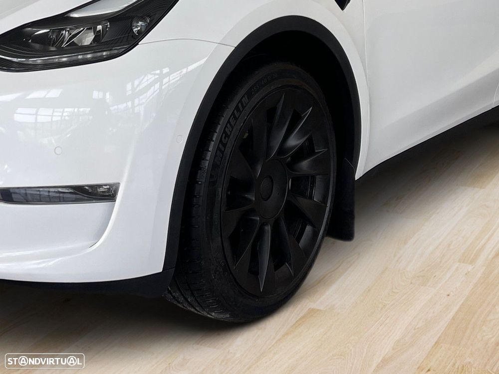 Tesla Model Y Long Range Dual Motor AWD - 7