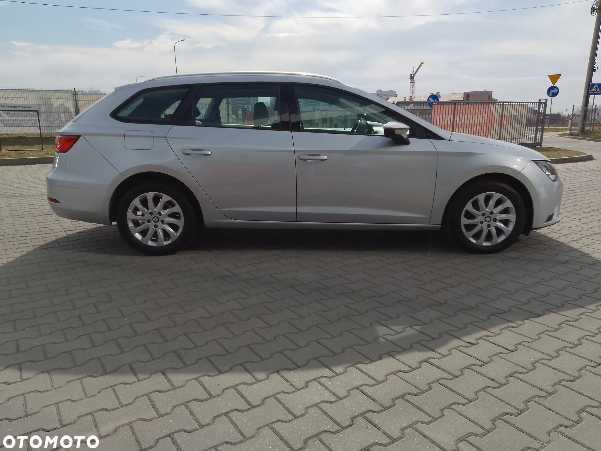 Seat Leon 1.6 TDI Style S&S DSG - 4