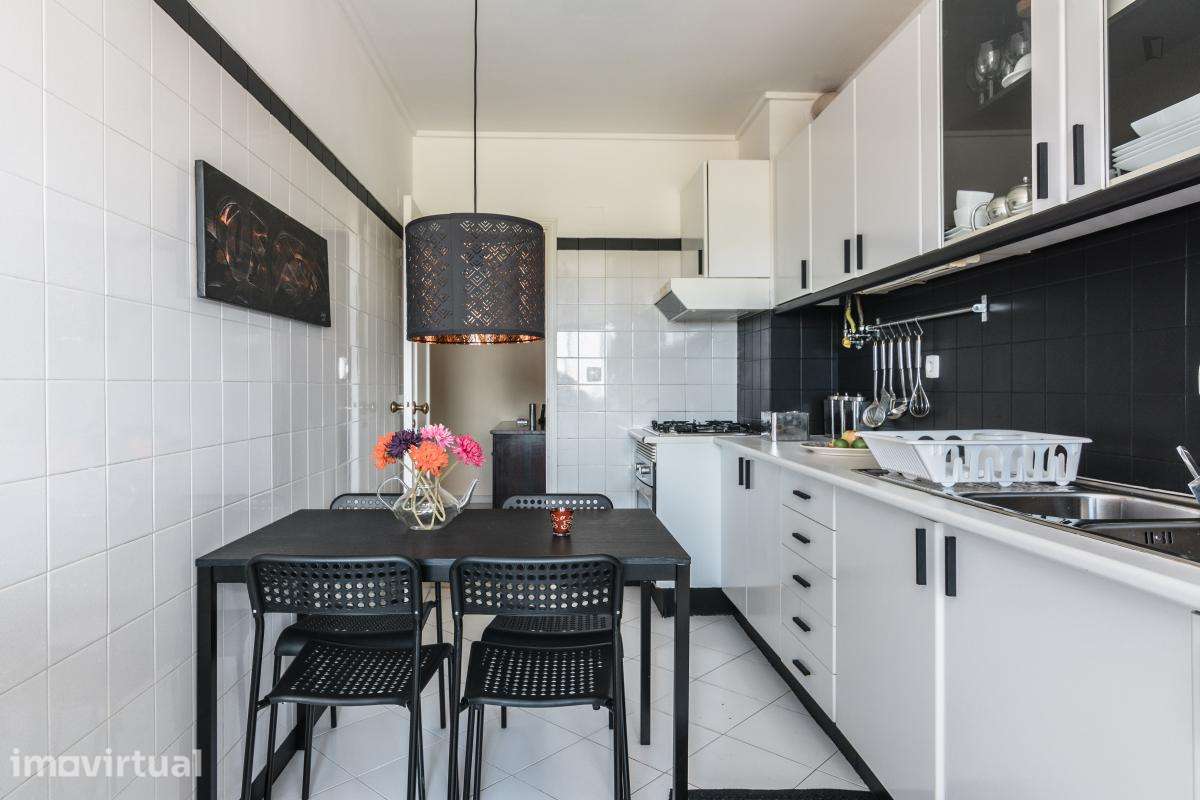 Quarto - localizado em Lisbon - Grande imagem: 5/23