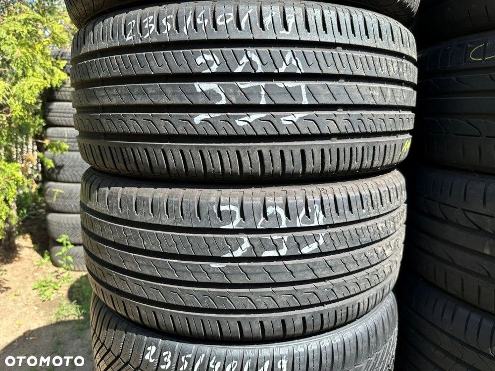 235/40/19 Barum Bravuris 5HM_6mm_2szt_(399) - 2