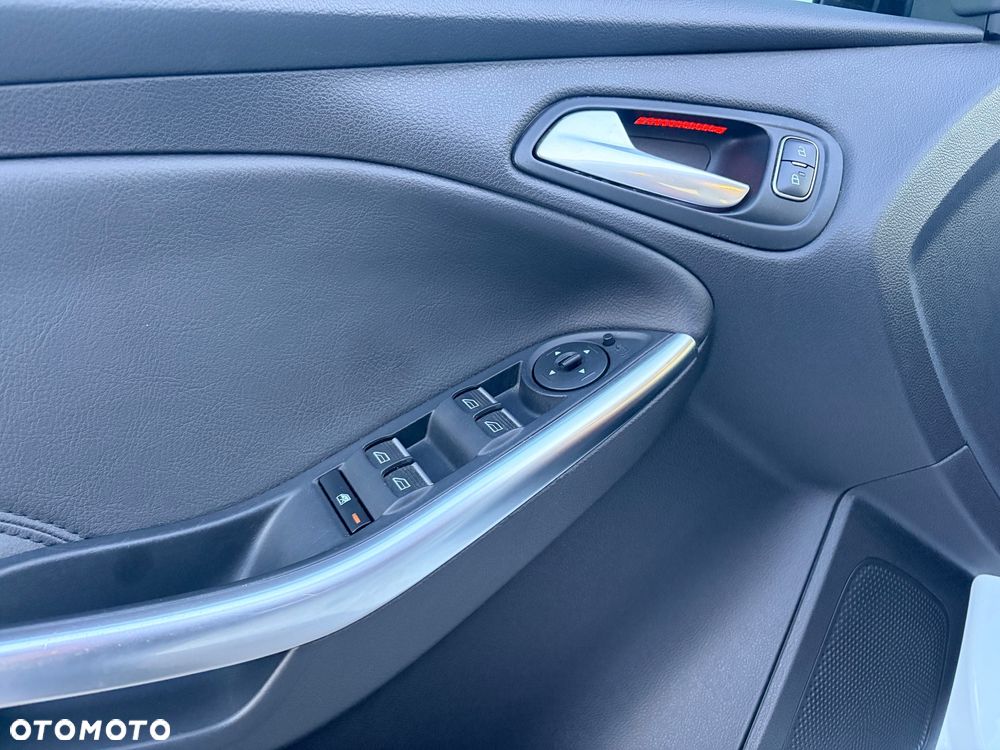 Ford Focus SW 2.0 EcoBoost ST - 27