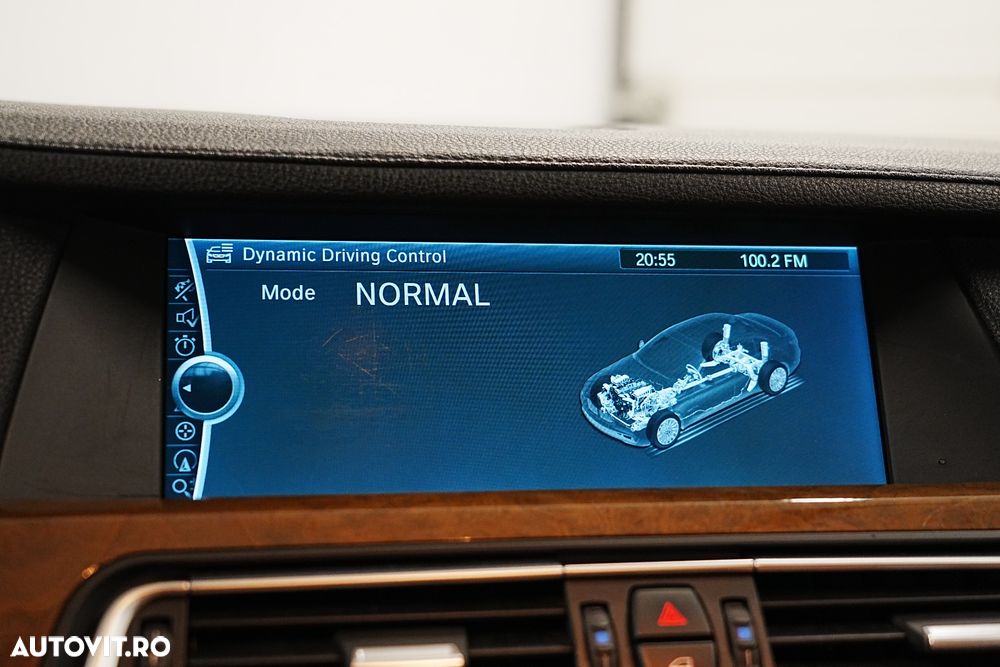 BMW Seria 7 730d - 32