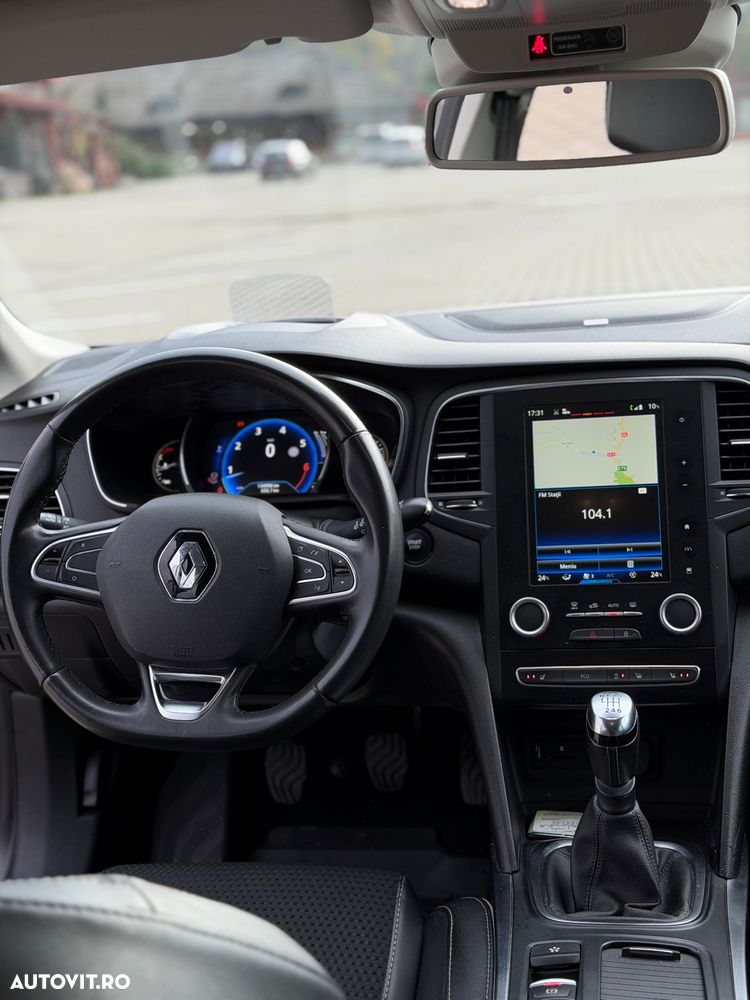 Renault Megane ENERGY TCe 130 BOSE EDITION - 11