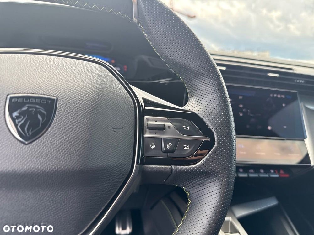 Peugeot 408 1.6 Plug-In Hybrid 225 GT EAT8 - 17