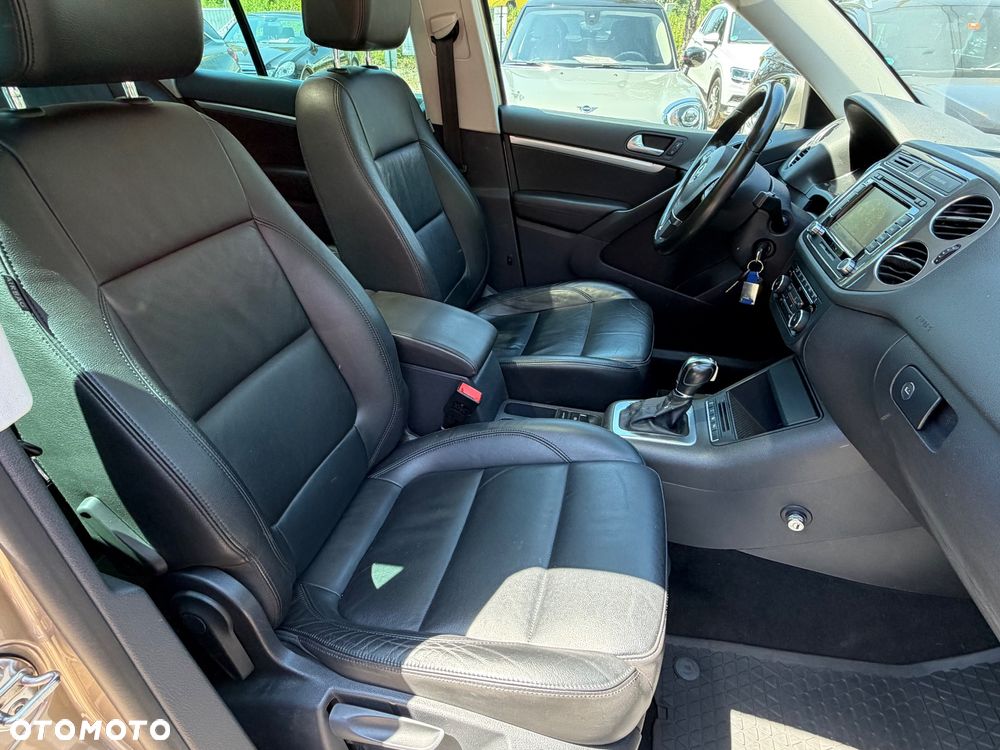 Volkswagen Tiguan 2.0 TDI DPF 4Motion BlueMotion Technology DSG Exclusive - 10