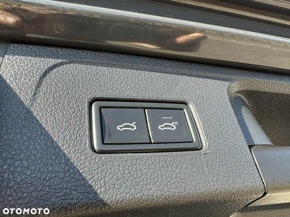 Volkswagen Passat Variant 2.0 TDI BMT Comfortline DSG - 31
