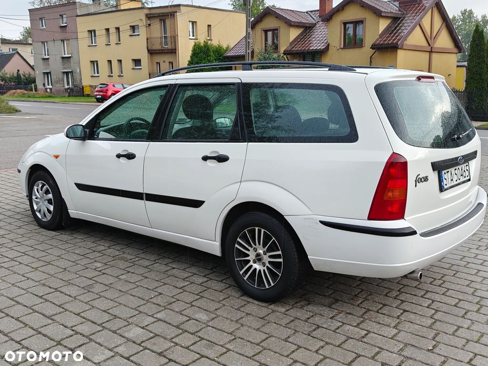 Ford Focus 1.4 Trend - 16