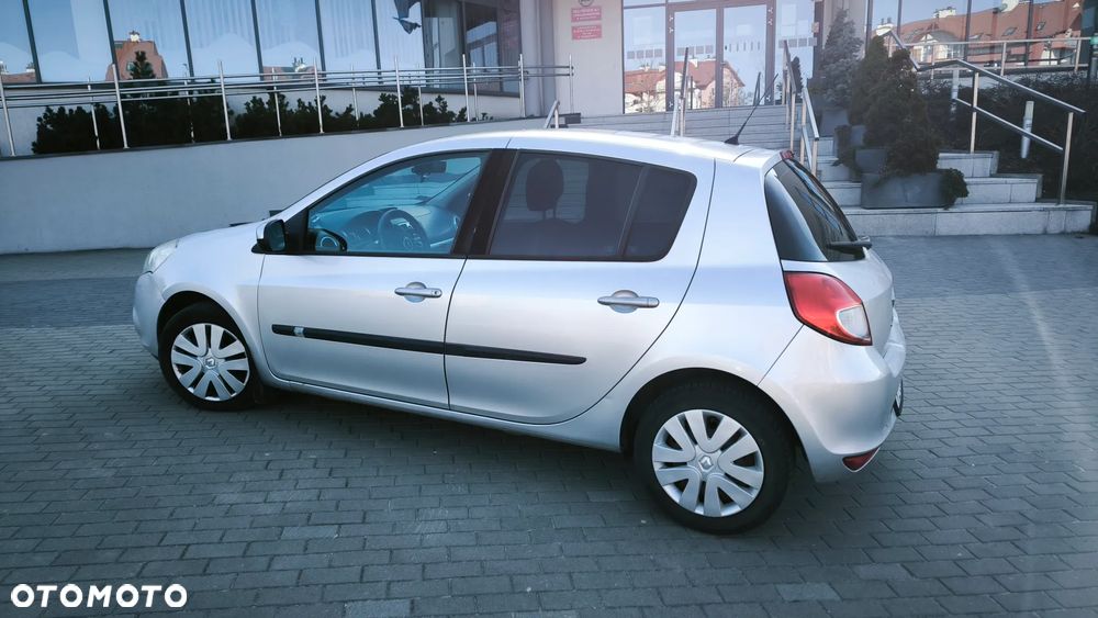 Renault Clio 1.5 dCi Authentique - 12