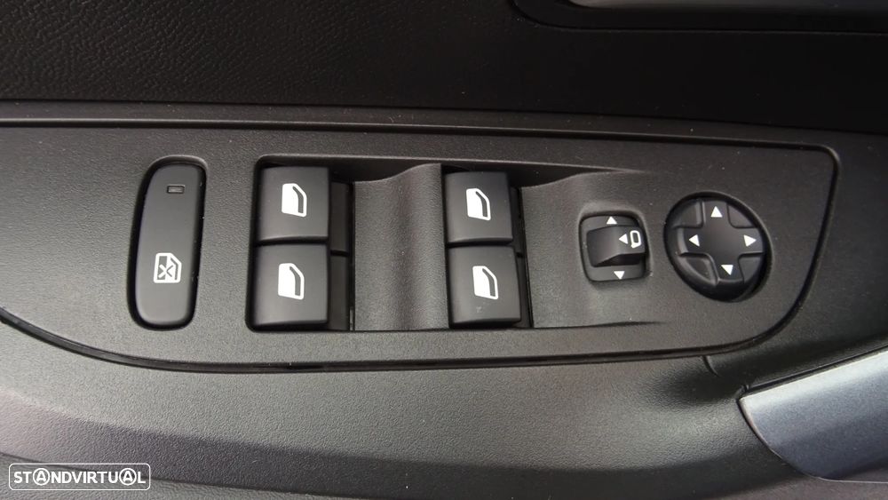 Peugeot 2008 PureTech 130 Allure - 16