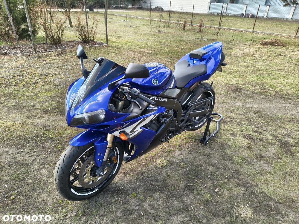 Yamaha R1 - 14