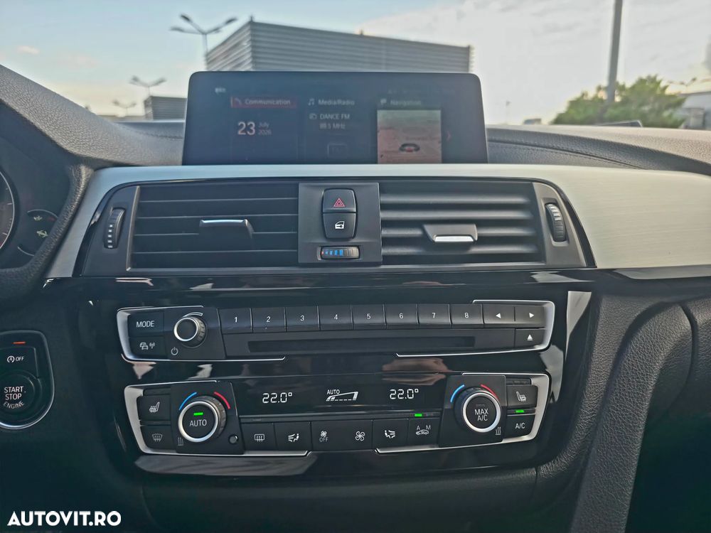 BMW Seria 3 320i Aut. Luxury Line - 18