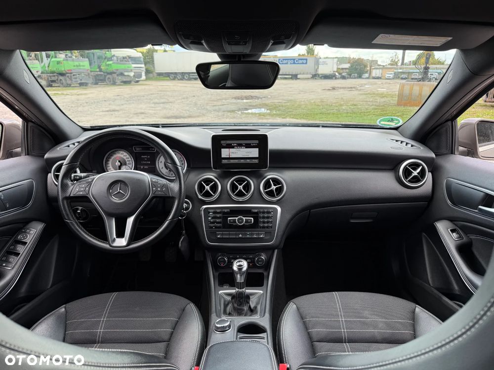 Mercedes-Benz Klasa A 180 (BlueEFFICIENCY) AMG Sport - 2
