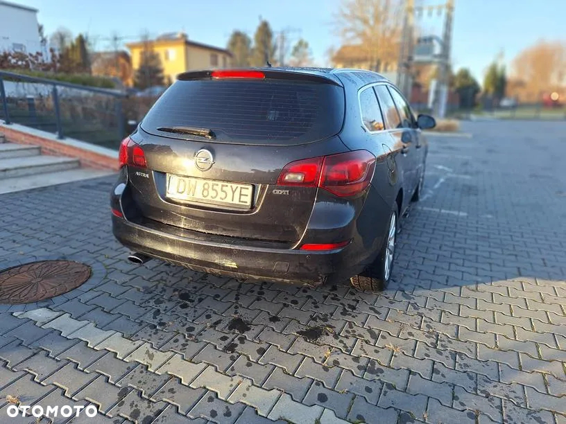 Opel Astra IV 2.0 CDTI Cosmo - 2