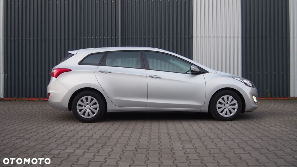 Hyundai i30 1.4 Family - 34